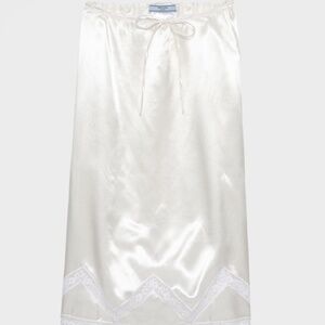 NEW WITH TAGS PRADA SILK EMBROIDERED SKIRT P109W S OOO 15ZC F0009
